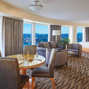 Panorama Zimmer mit Kingsize-Bett